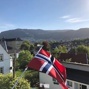 # 1 Mountain View With Free Street Parking